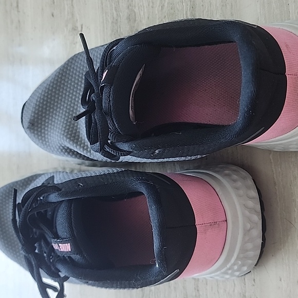 NIKE Revolution 5, Womens Running Shoes Black US 7 Women's - Picture 13 of 14